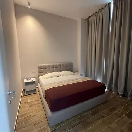 Apartament Henri's